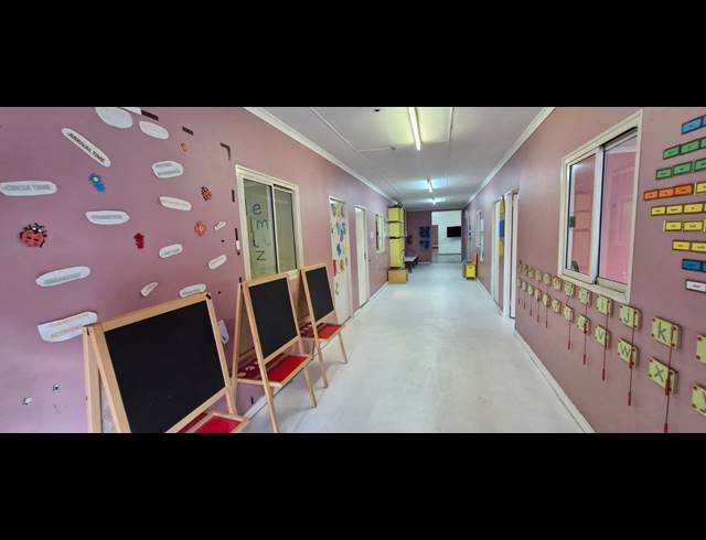 400M² BUILDING TO LET IN CITY & SUBURBAN